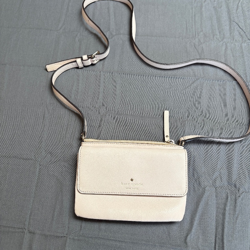 Kate Spade Leila Small Flap Pebbled Leather Crossbody - Light pink in color